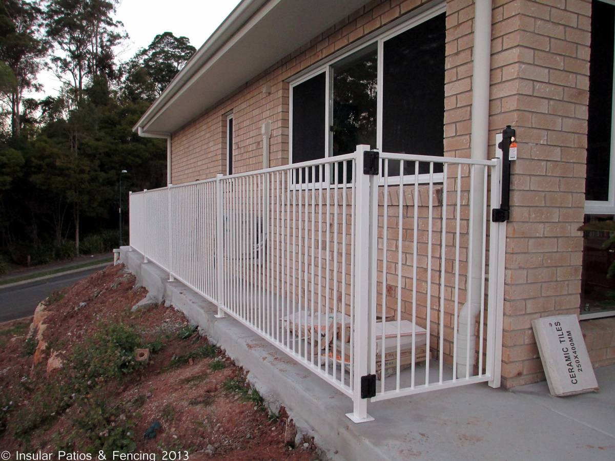 Flat Top Boundary Fencing Daisy Hill Logan Insular Patios & Fencing