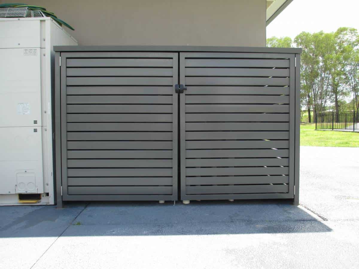 Pool Equipment Cover in Aluminium Finish Insular Frameless Glass