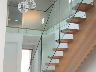 glass-stair-balustrade-hope-island